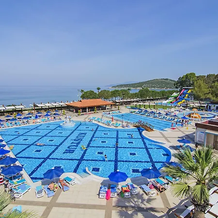 Kustur Club Village 5* Κουσάντασι