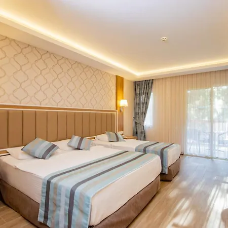 Kustur Club Village 쿠사다시