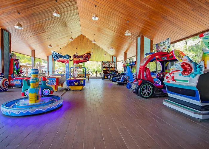 Kustur Club Village 5* Κουσάντασι