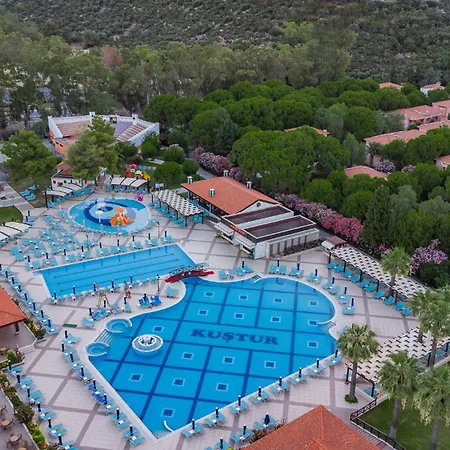 Kustur Club Village -